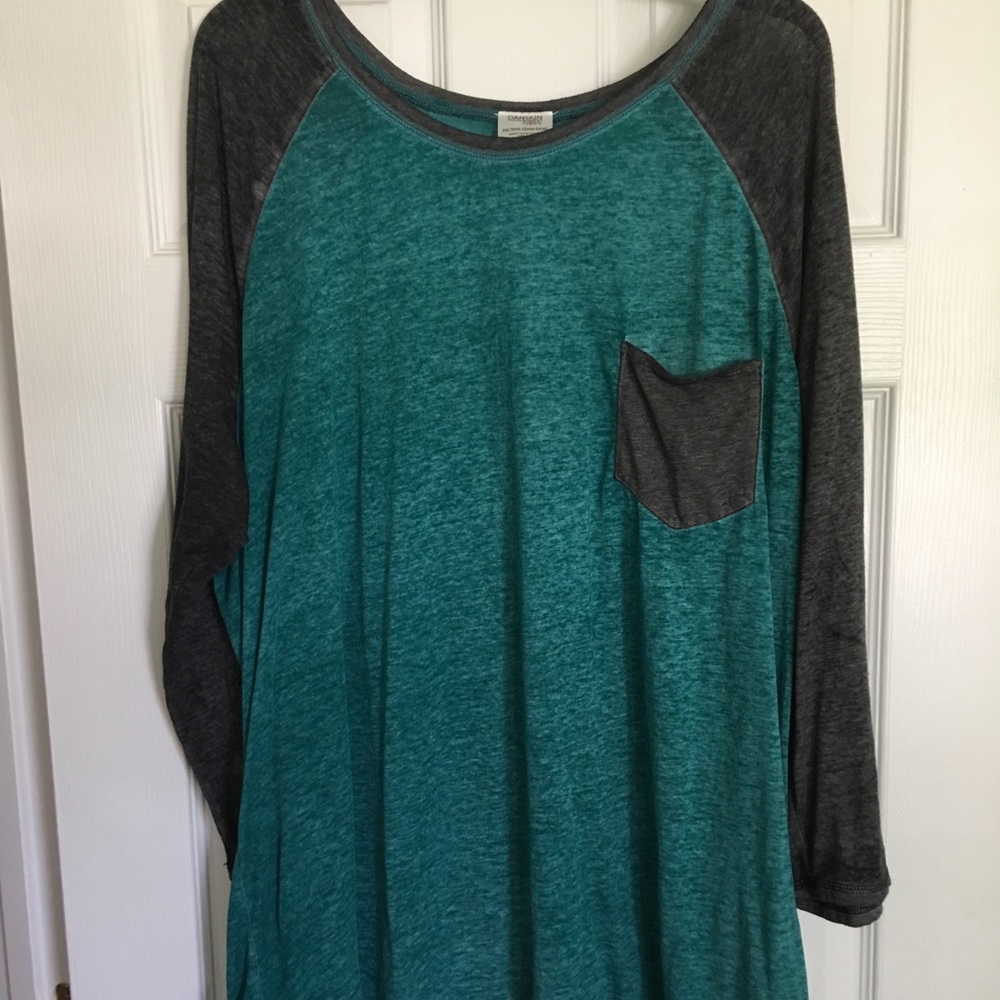 DANSKIN Raglan.  Size 3X.  Very comfy